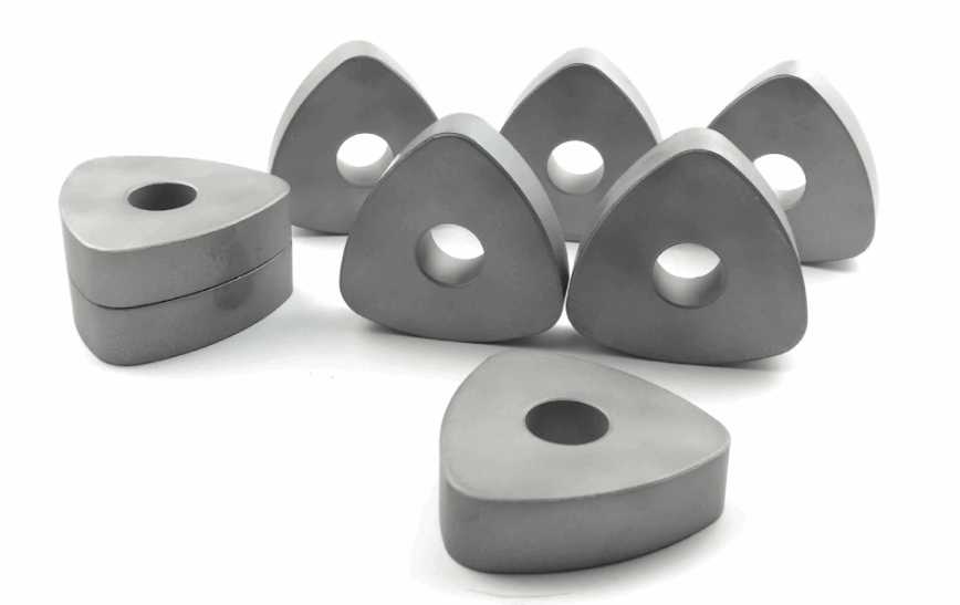 怎么運用硬質合金刀片進步切削功率？