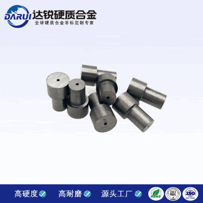 硬質合金帶孔棒是一種由硬質合金制成的圓柱形棒材，其表面具有一定數量和尺寸的孔洞。這種材料常用于機械加工領域，特別是用于鉆孔、銑削和切割等